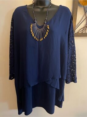 Susan Graver Liquid Tunic With Chiffon Tiers And Lace Sleeves Size 2 XL